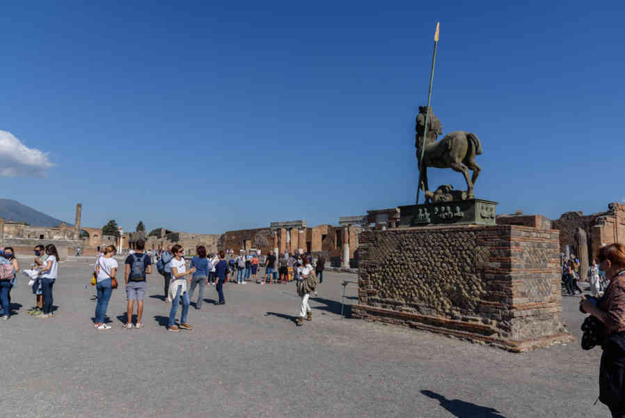 012 - Italia - Pompeya - parque arqueológico de Pompeya - Foro.jpg